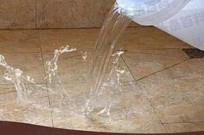 新晃漏水维修 免砸砖防水材料该如何施工
